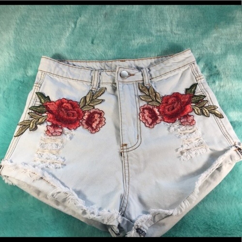 Windsor denim shorts small embroidered red roses